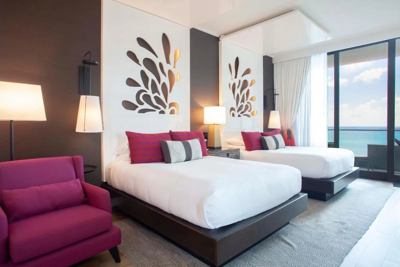 Kimpton Seafire Resort + Spa By Ihg West Bay 5*,