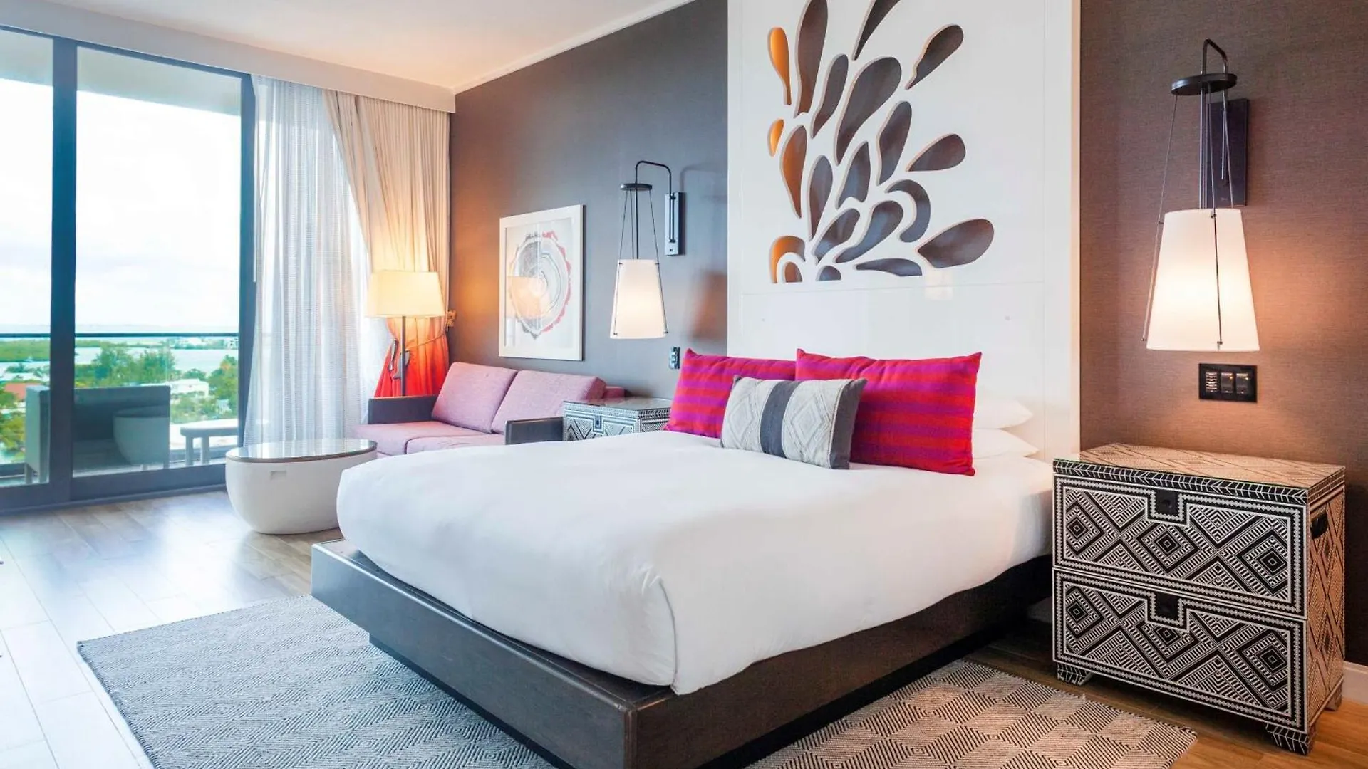 Kimpton Seafire Resort + Spa By Ihg West Bay 5*,